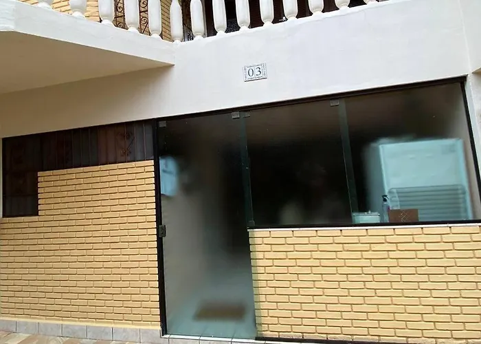 Três praias para ir a pé Térreo 2 vagas de estacionamento Ar Condicionado Ubatuba